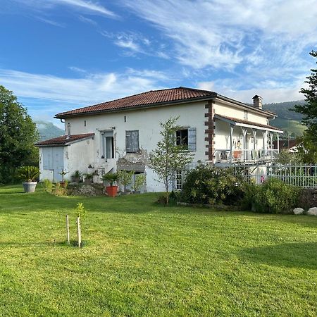Maison D'Hotes Larraldia Uhart-Cize Exterior foto